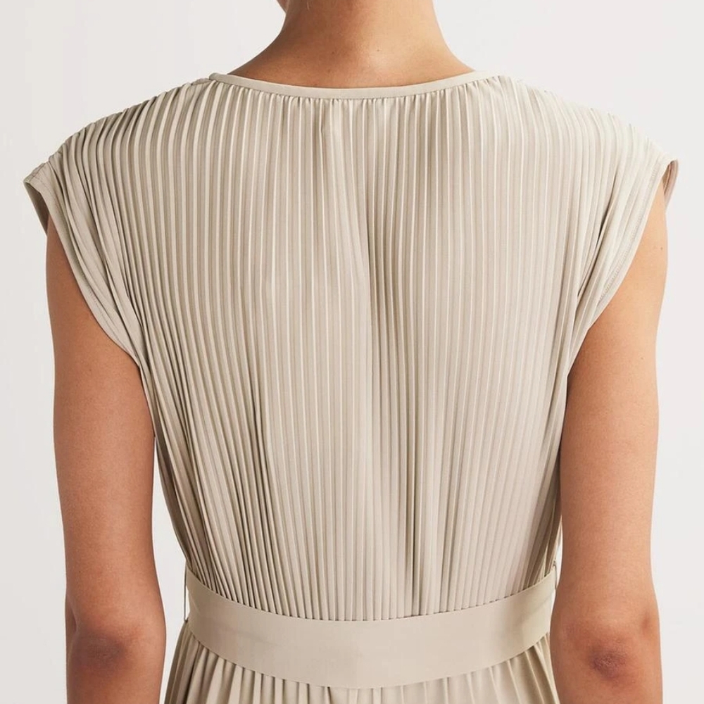 Max Mara Beige Jersey Pleated Midi Dress NWT Sz M - Picture 3 of 6